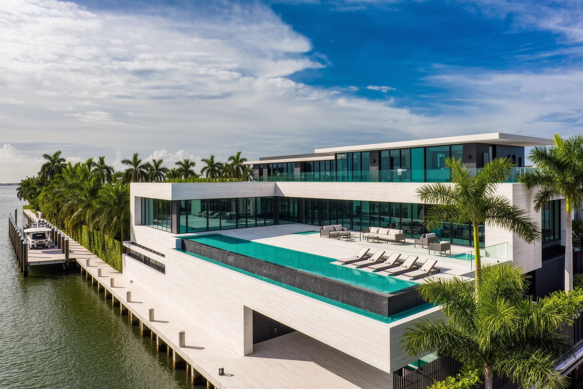Immobilien mit Blick auf die Skyline: Wohnen in Miamis höchsten Gebäuden